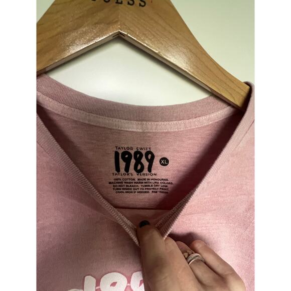 1989 Taylors Version shirt Taylor Swift Tshirt XL - Picture 3 of 3